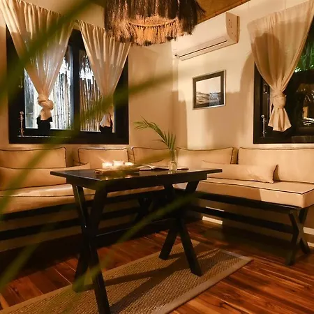 Coco Bungo - Beachside Bungalow #2-3